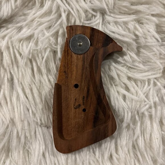 S&W Nos OEM K Frame Round Butt Wood Grips - Picture 5 of 7